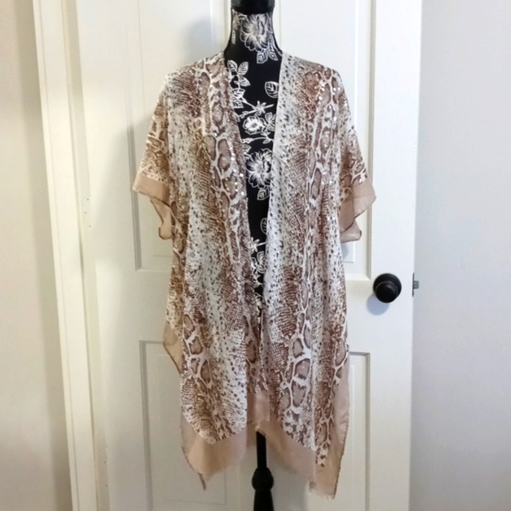 🍂Nicole Miller🍂 - Cream/Brown Snakeskin Print Kimono